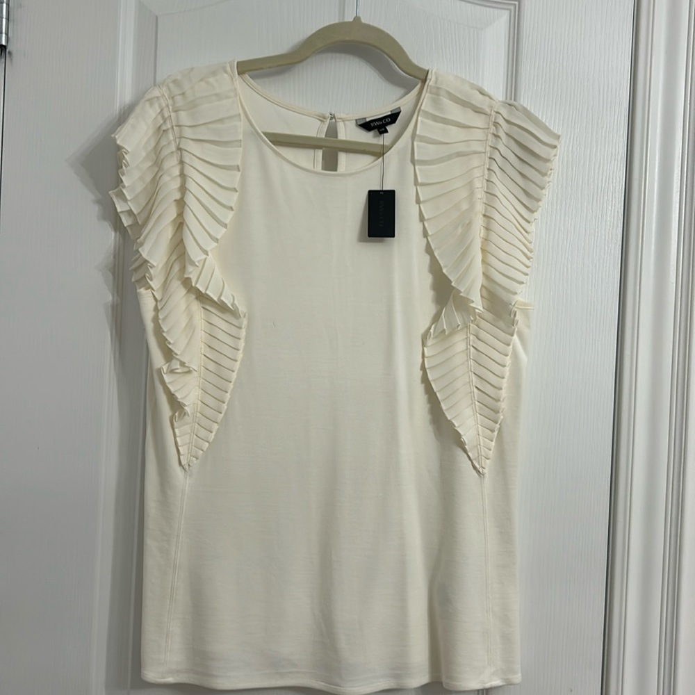 RW&CO. Cream Short Sleeve Top with Ruffle Detail